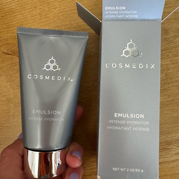 NEW COSMEDIX Emulsion Intense Hydrating Face Moisturizer - Picture 1 of 3
